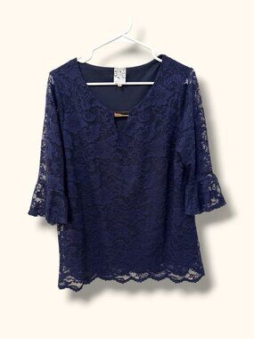 Naif Top Women XL Navy Lace 3/4 Bell Sleeve Lined Floral Keyhole Bar Dressy Chic